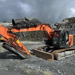 Hitachi ZX225USLC-3B med opplegg for tunnel-/gruvedrift