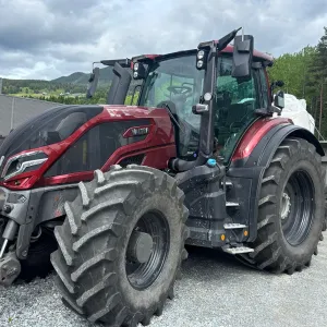 Valtra Q285 traktor - Fronthydraulikk - Godt utstyrt - Leveringsklar