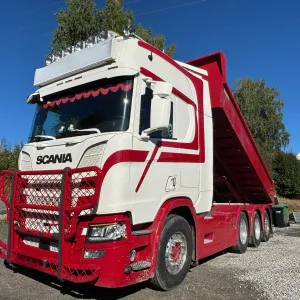 Scania R730 krokbil - Euro 6 - Tridem - Joab 24T krok - Dumperkasse - Godt utstyrt - 04/27 - Leveringsklar