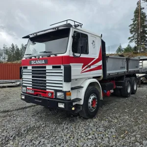 Scania R142H 6X2 tippbil - Veterankjøretøy